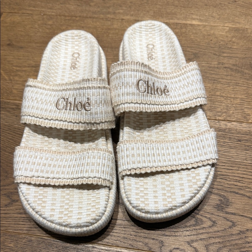 Chloe women’s Cream Slide Sandals